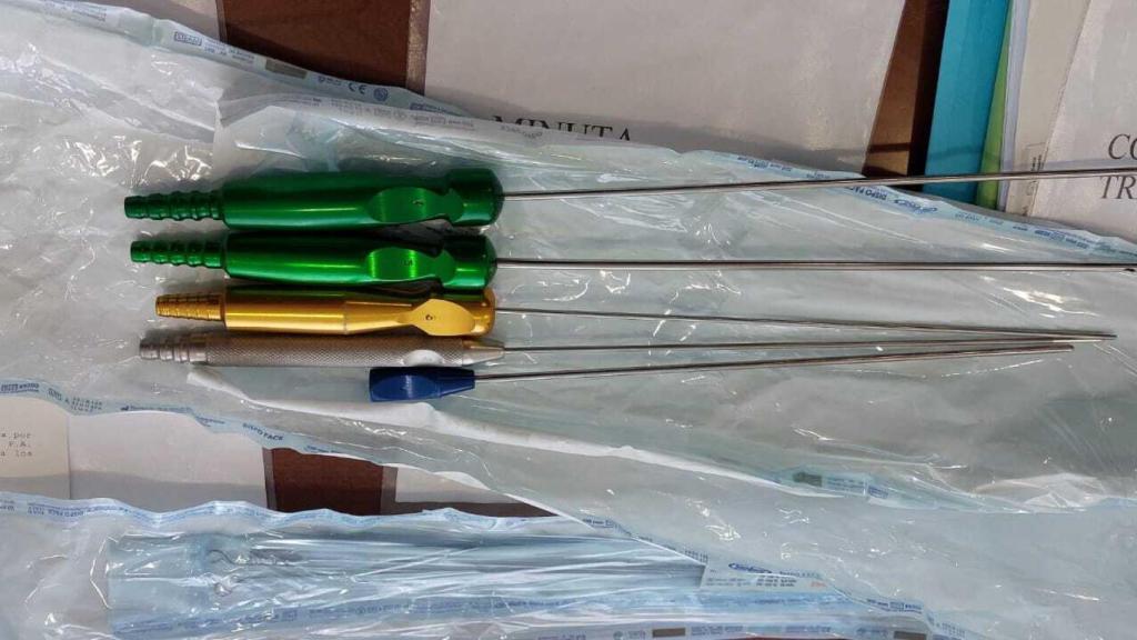 Las cánulas presentadas al juzgado por la Clínica Virgen de la Caridad que supuestamente se utilizaron en la lipoescultura a Sara Gómez.
