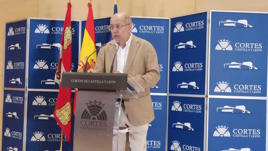 El viceportavoz del Grupo Mixto, Francisco Igea, durante su comparecencia de este jueves en las Cortes.