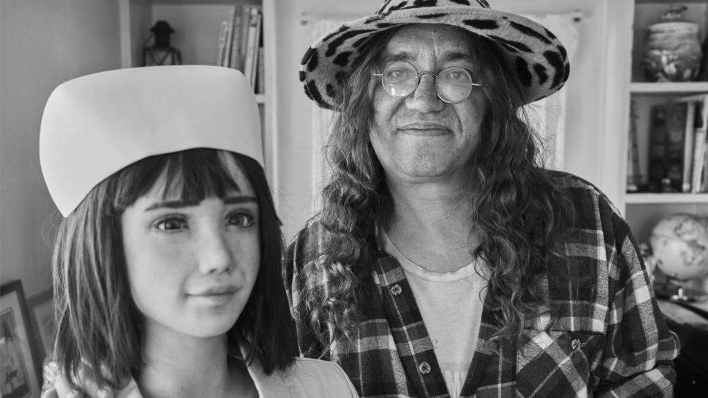 Ben Goertzel junto a Grace, su última creación