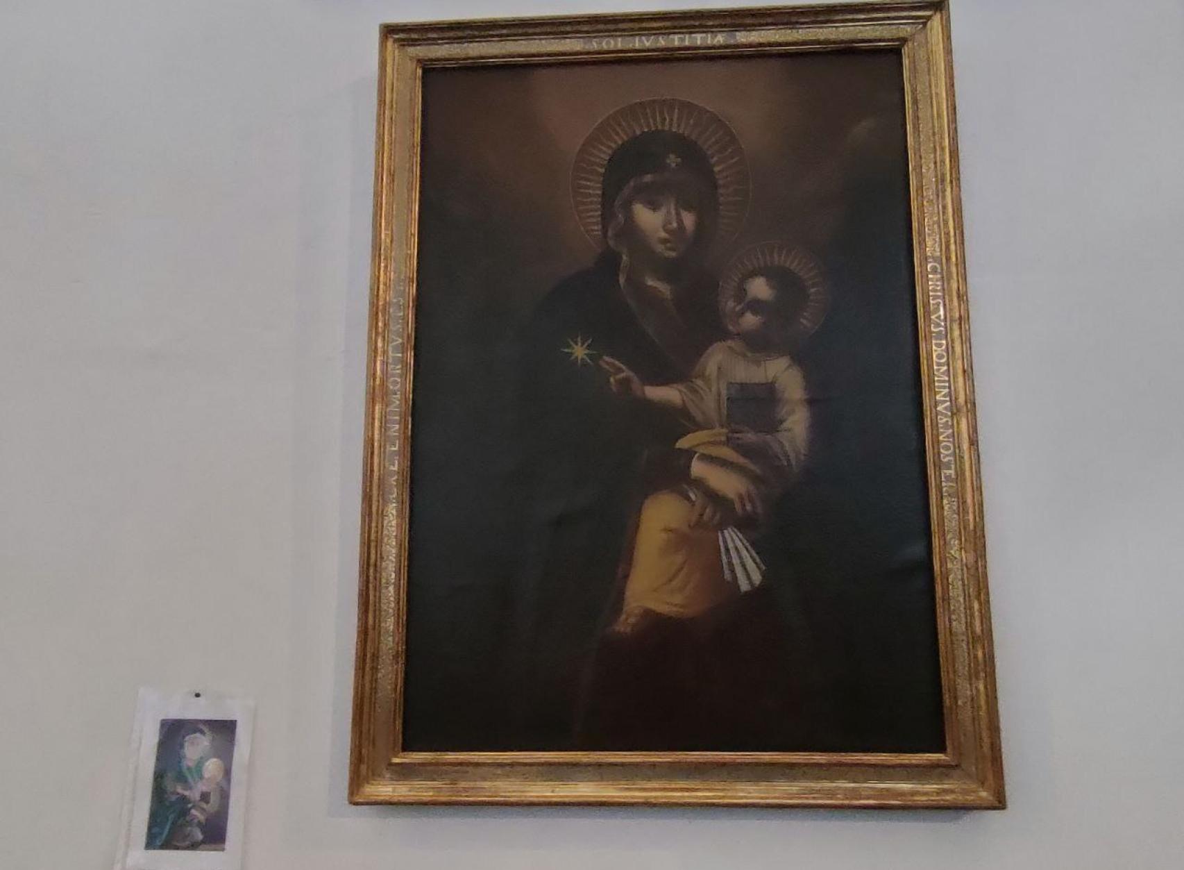 El cuadro en la actualidad. A la izquierda, una fotografía con la versión de Adolfo.