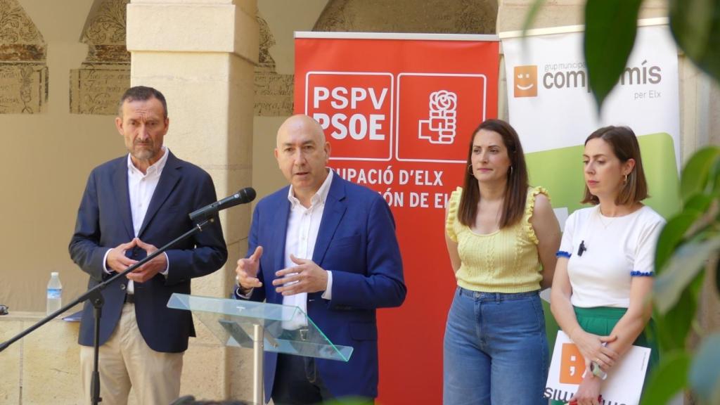 Un momento del encuentro en la mañana de este viernes entre ambas formaciones.