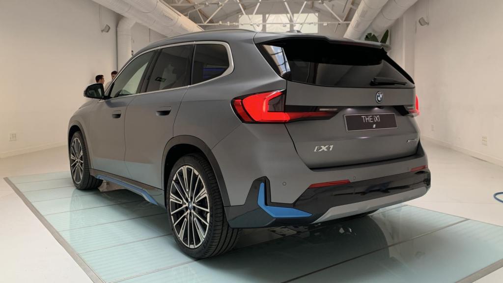 El BMW iX cuenta con más de 430 kilómetros de autonomía.