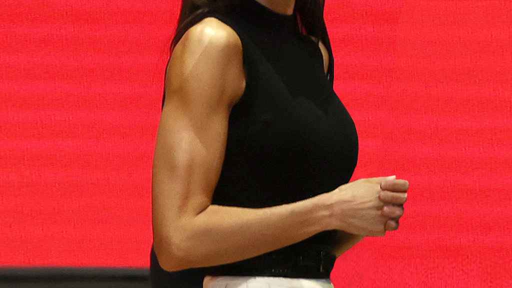 El brazo derecho de la reina Letizia, en una foto de cuando asistió a un acto en el Ifema de Madrid el 13 de abril de 2021.