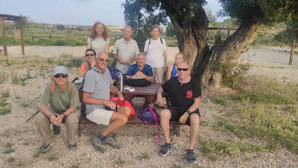 Grupo de senderistas en Les Puntes de Gosàlvez organizadas por El Campello.