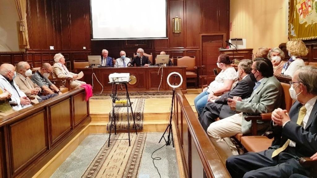 La Real Academia de Medicina y Cirugía reanuda sus sesiones científicas con la Pasión de Jesús de Nazaret