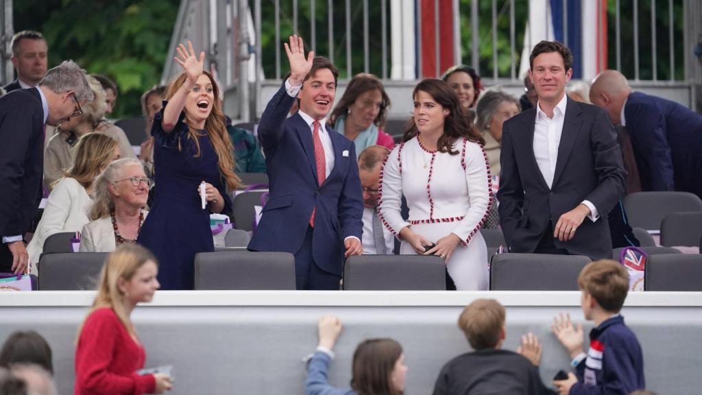 El príncipe Andrés no acudió a la celebración, no así sus hijas y sus yernos.