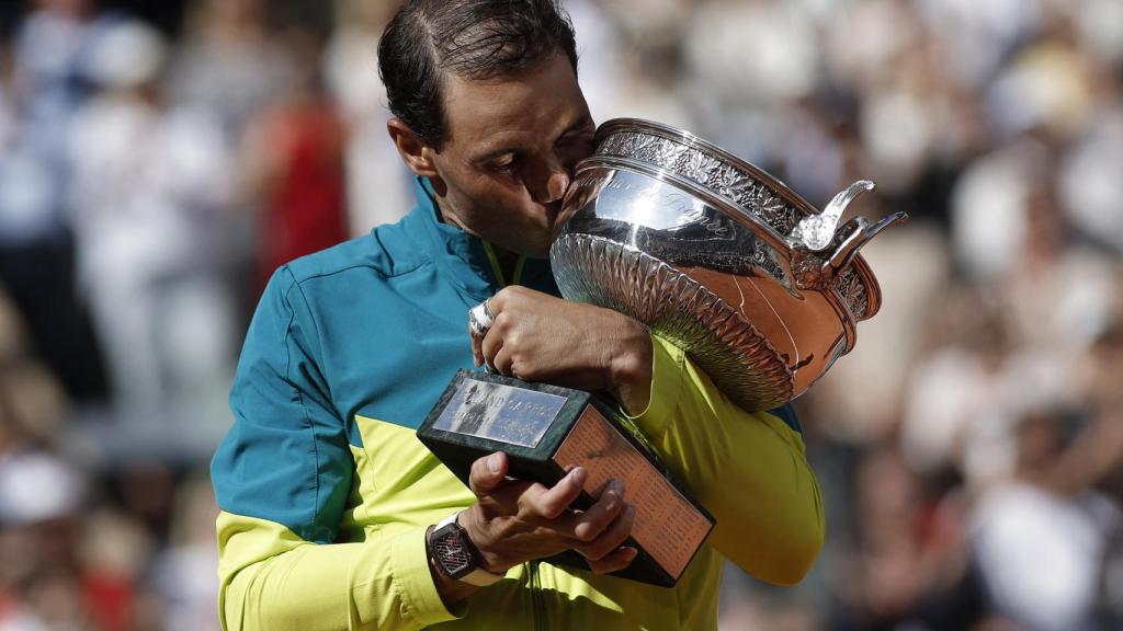Nadal, con la Copa de los Mosqueteros.