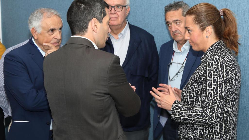 Barcones afea las reuniones parciales de la Junta y defiende que el Gobierno trabaja al más alto nivel para buscar una solución en Siro