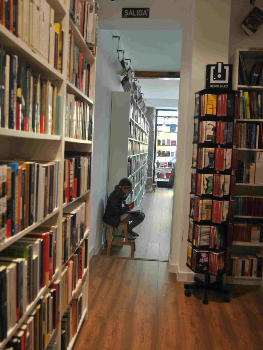 Infobibliotecas suministra fondos editoriales a las bibliotecas.