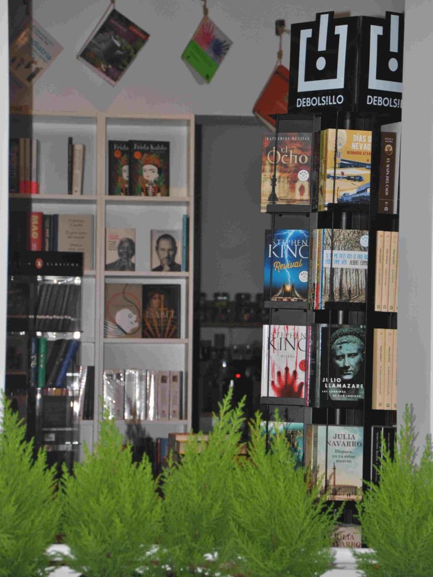 Más de 200 metros cuadrados repletos de libros en 'Ciento Volando'.