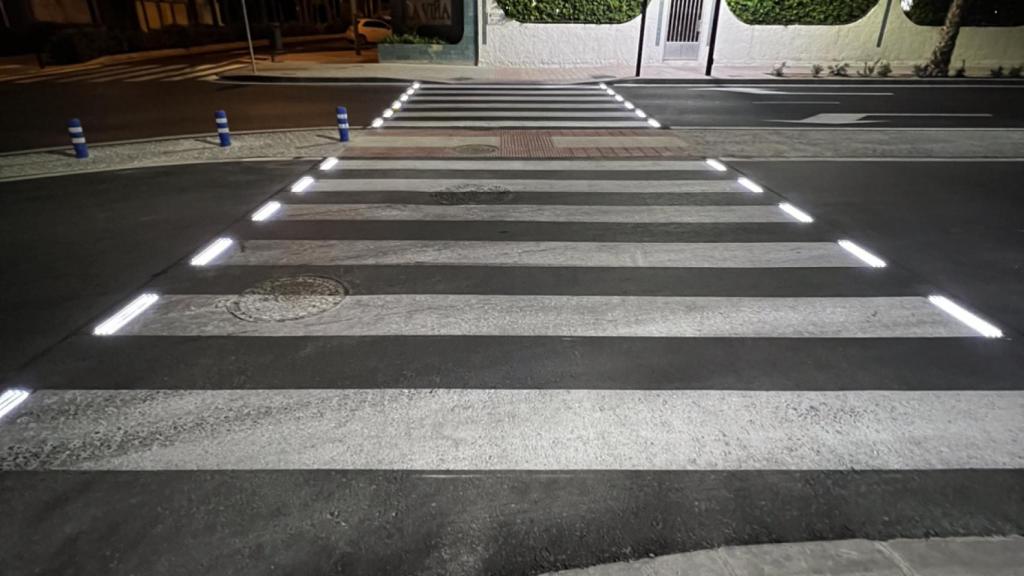 Otra  imagen del paso de peatón.