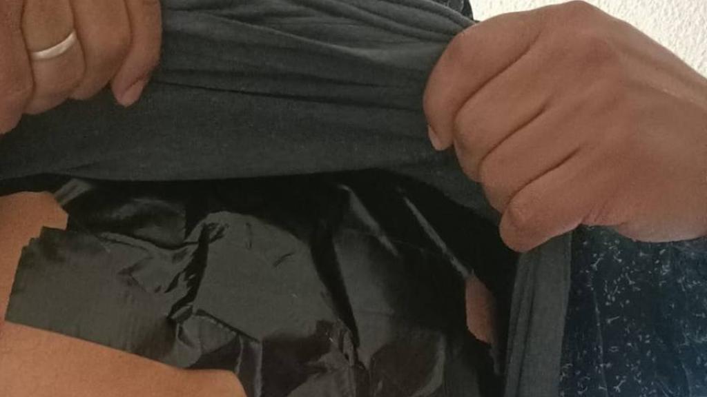 El hombre 'pillado' durante el examen.