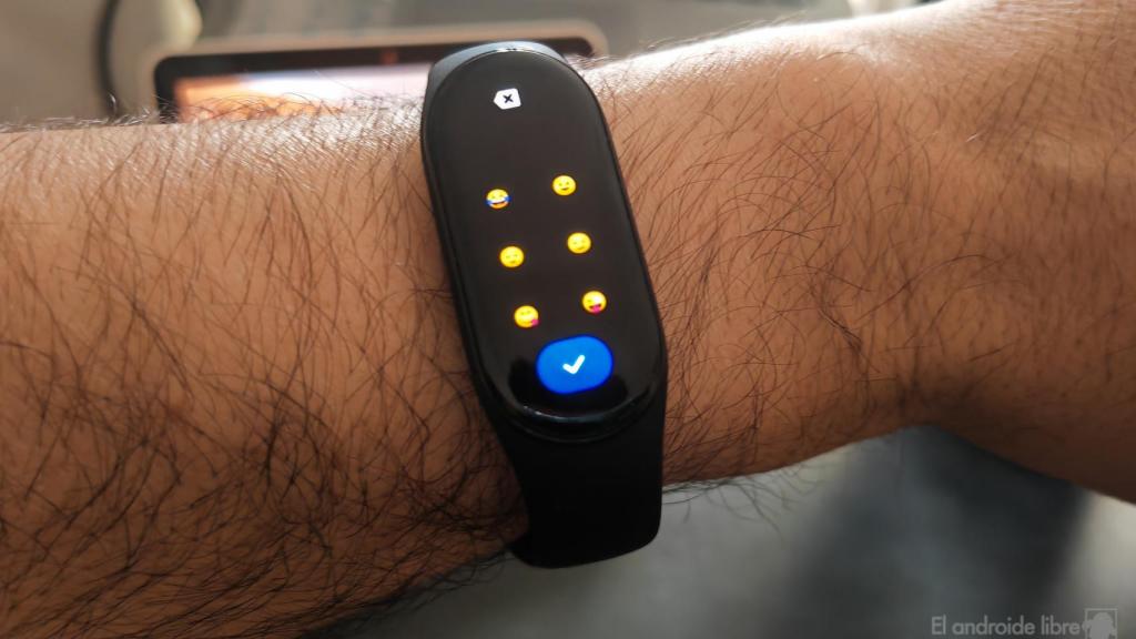 emojis de respuesta en la Xiaomi Smart Band 7