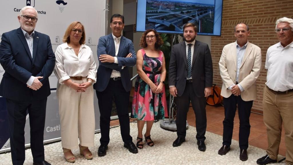 Acto de presentación de la pasarela que unirá Ciudad Real y Miguelturra. Foto: JCCM.