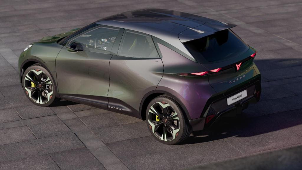 Vista de la trasera del Cupra UrbanRebel.