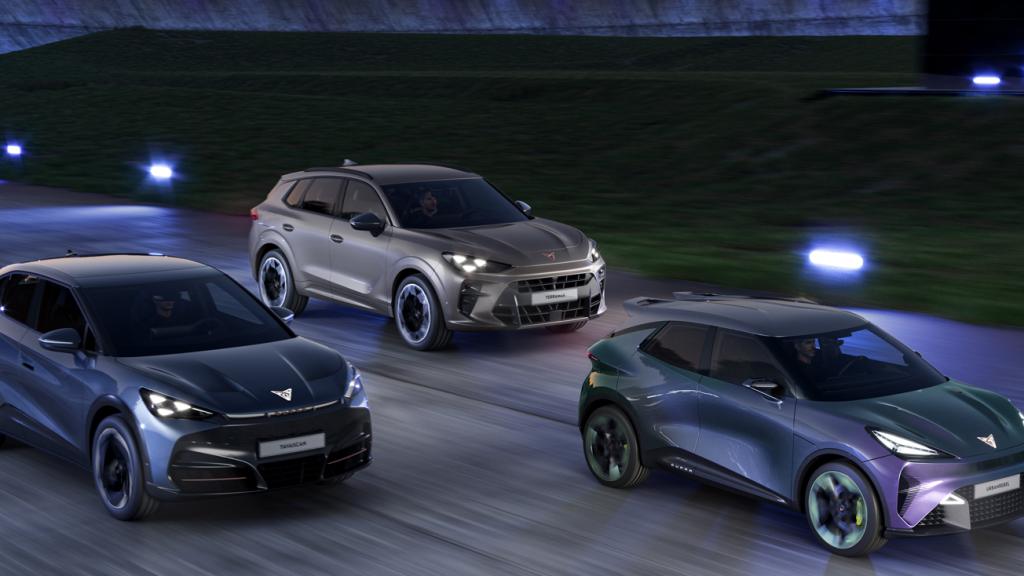 El Cupra UrbanRebel junto al Cupra Tavascan y Cupra Terramar.