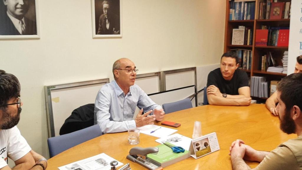 Jorquera reunido con los trabajadores de vigilancia.