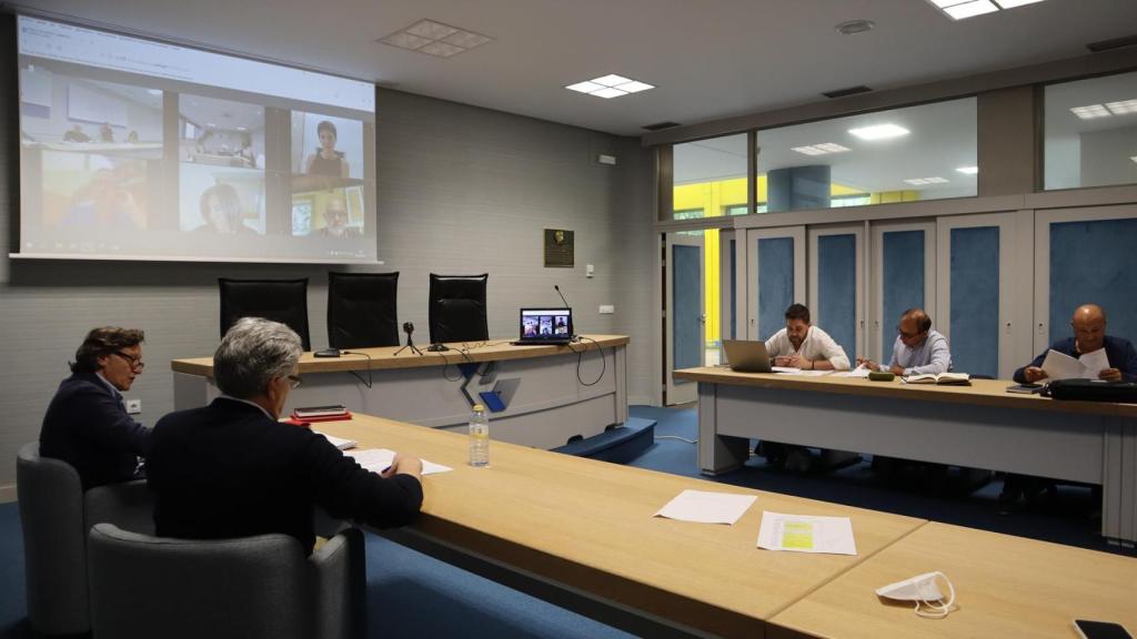 Comisión Galega de Control da Violencia presidida por el secretario xeral para o Deporte, José Ramón Lete Lasa.