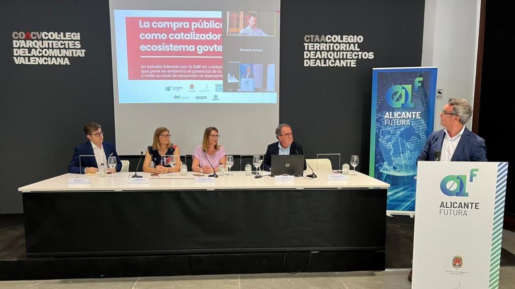 Un momento de la presentación del informe.