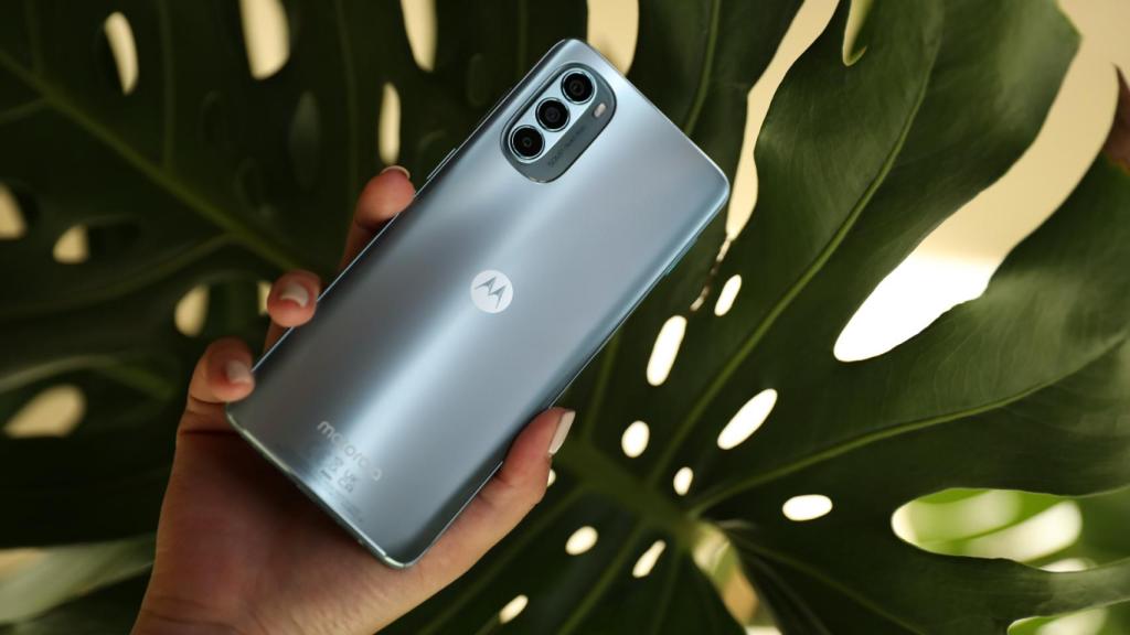 Moto G62 por detrás