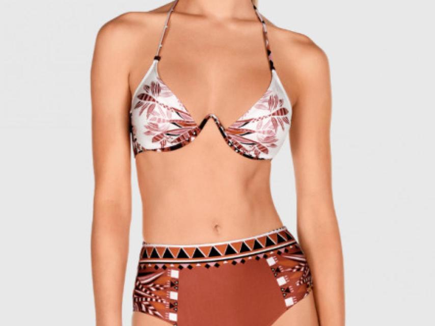 Bikini con estampado azteca de Dolores Cortés.