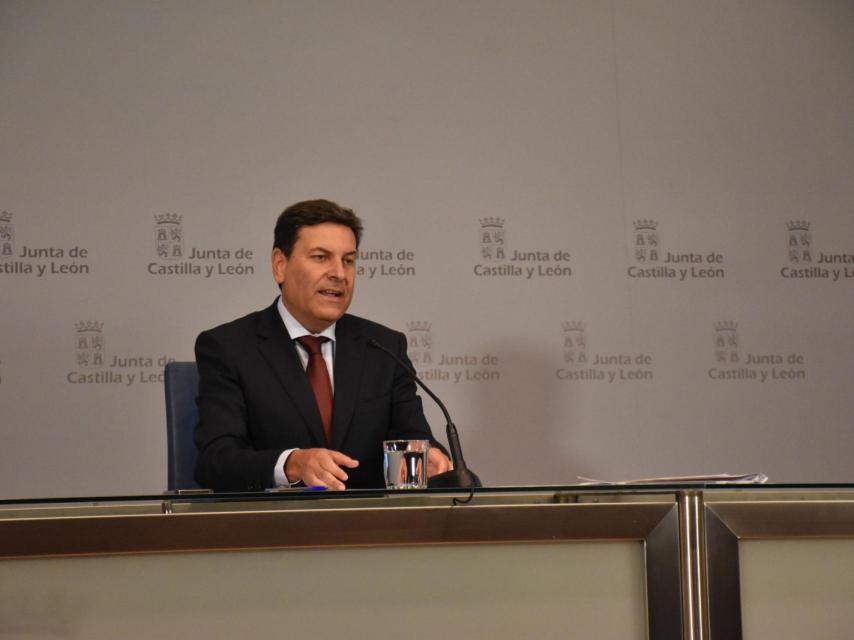 El portavoz de la Junta, Carlos Fernández Carriedo, durante la rueda de prensa posterior al Consejo de Gobierno, este jueves.