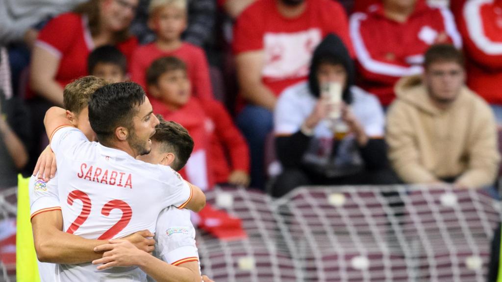 Pablo Sarabia celebra su gol.