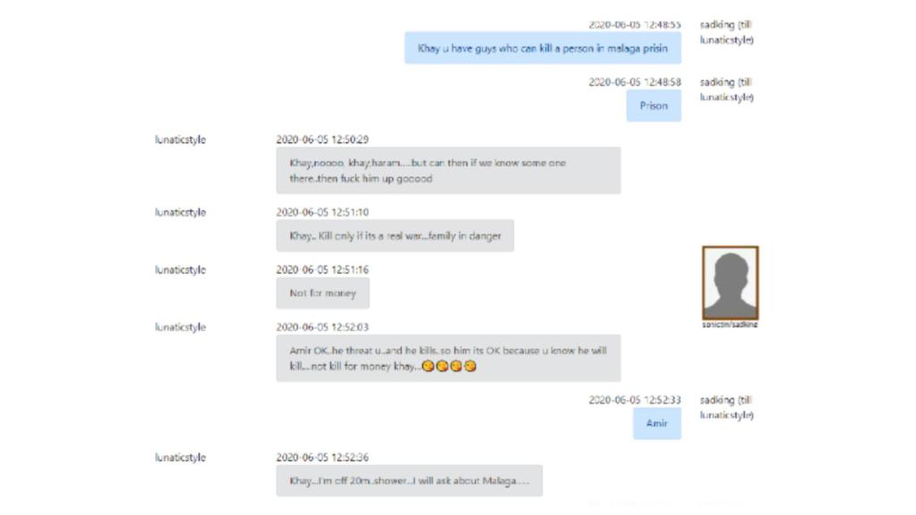 Miembros de un clan de Malmo hablando si conocen a personas que puedan matar a Amir Mekky en la cárcel en Málaga. Uno de ellos se compromete a preguntar a otras organizaciones sobre cometer este asesinato.