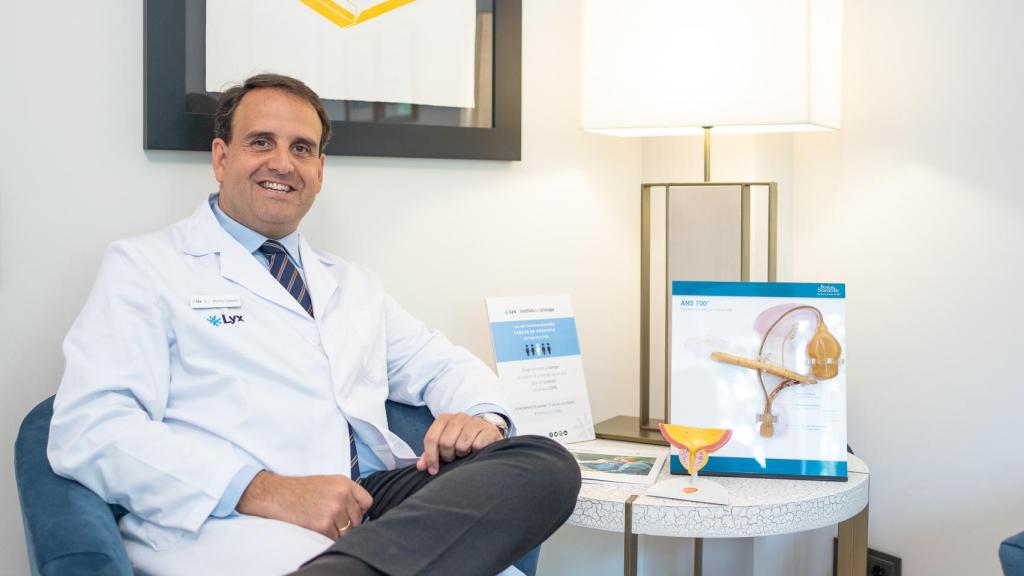 Juan Ignacio Martínez Salamanca, en la sede de Lyx Urología.