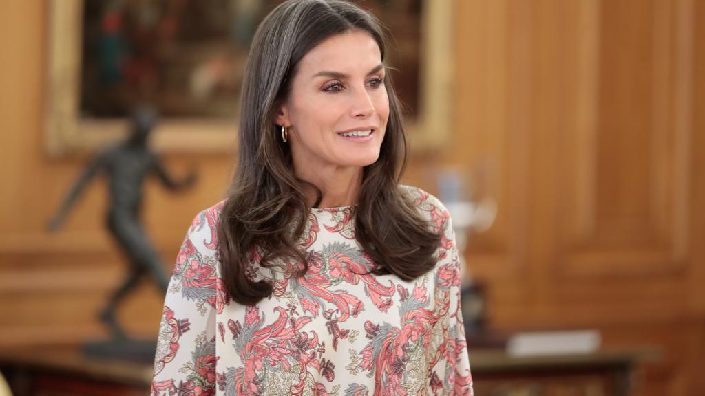 La reina Letizia presidiendo una audiencia en el palacio de la Zarzuela este viernes 10 de junio de 2022.