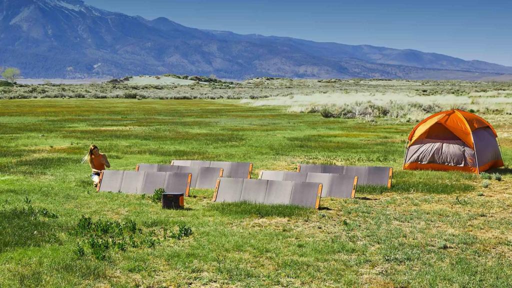 Solar Generator 2000 Pro