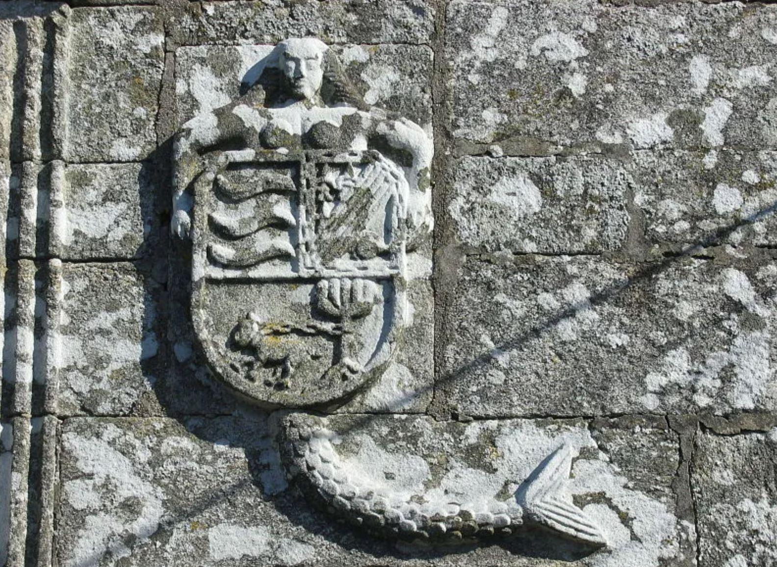 Escudo de los Mariño de Lobeira en Rianxo. Foto: Galipedia