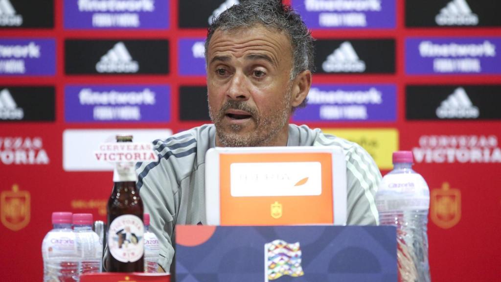 Luis Enrique durante la rueda de prensa en el estadio La Rosaleda
