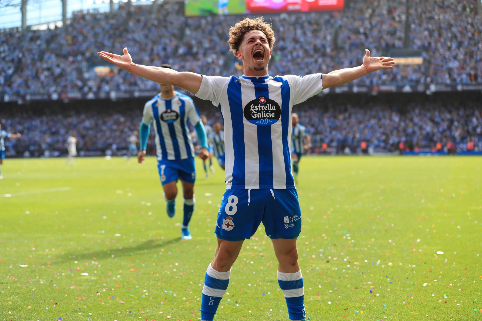 Mario Soriano celebra el 1-0 deportivista (foto: Fernando Fernández)