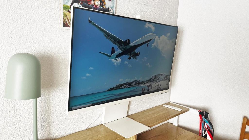 Samsung Smart Monitor M8