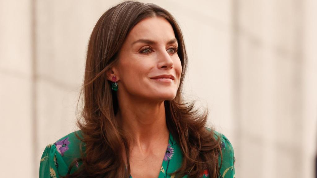 La reina Letizia llegando al acto de presentación en el Colegio Oficial de Médicos de Madrid.