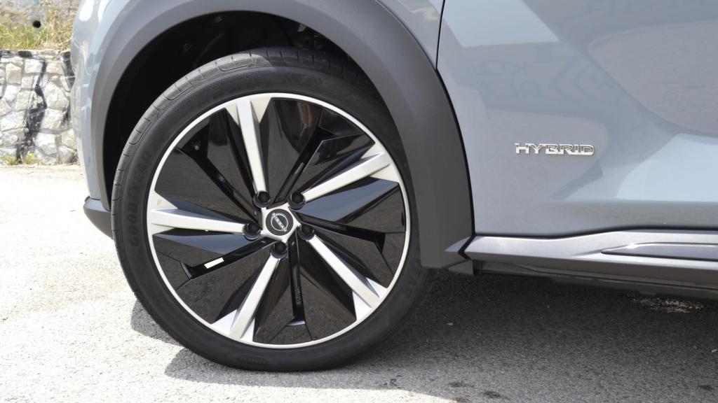 Este modelo estrena llantas de 17 y 19 pulgadas.