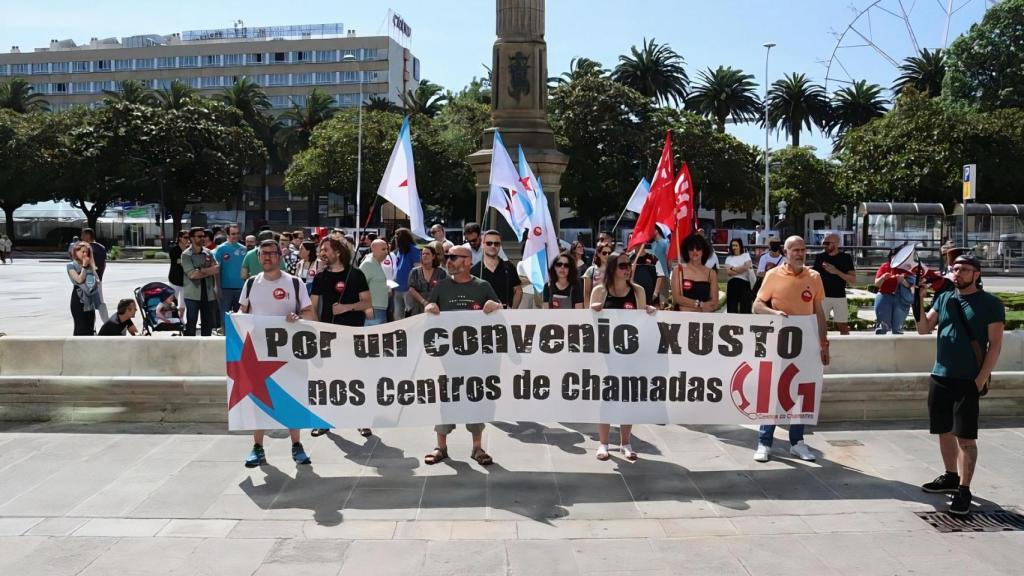 Protesta de los trabajadores de los centros de llamadas en A Coruña.
