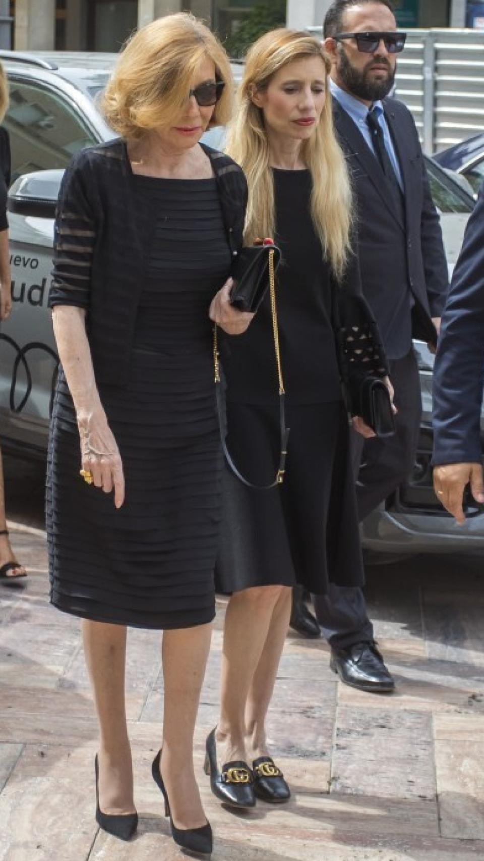 Concha Spínola llegando al último adiós de su marido, en Huelva, el pasado 20 de mayo.