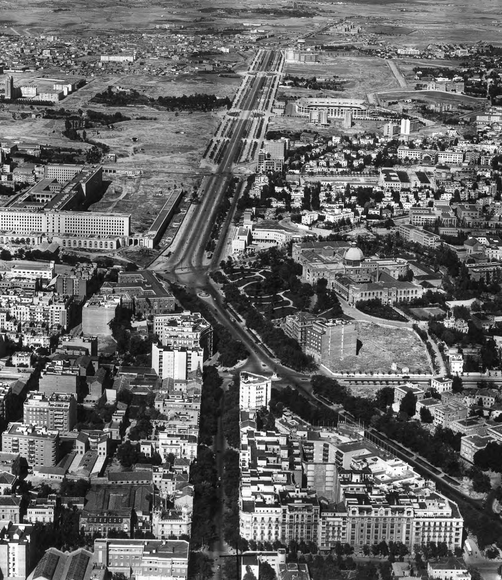 La Castellana, vista desde Martínez Campos en 1947.