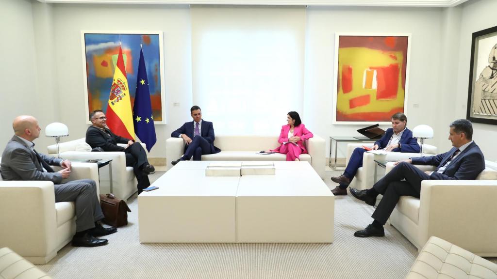 Un momento durante la reunión, en la que también han participado Carolina Darias, ministra de Sanidad, y Manuel de la Rocha, secretario general de Asuntos Económicos y G-20.