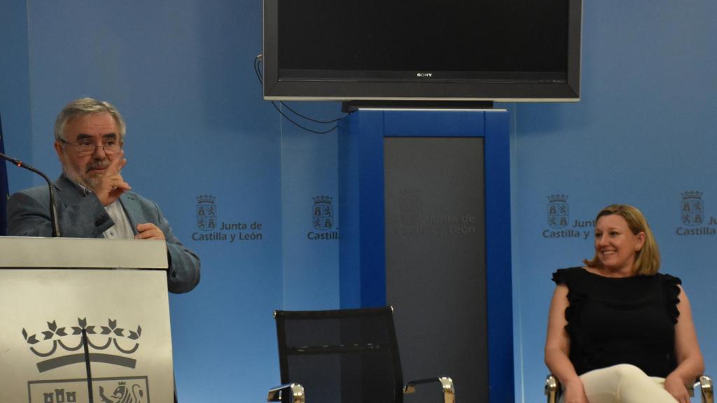 Luis Alberto Redondo (FAPSCL) junto a la consejera Isabel Blanco