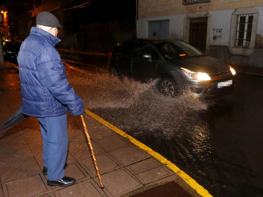 Imagen de archivo de una inundación en La Robla (León), en 2019.