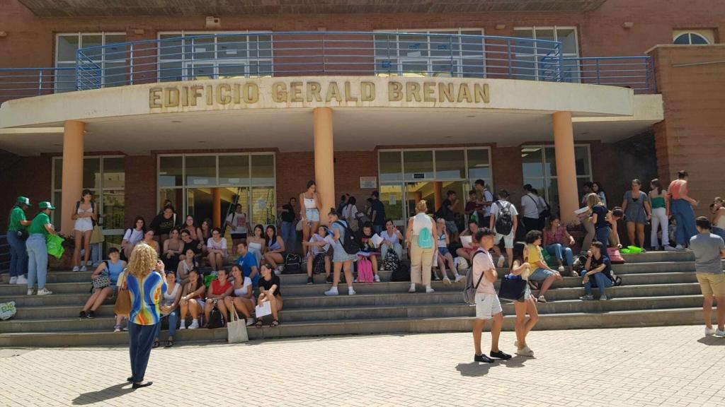 Entrada del aulario Gerald Brenan.