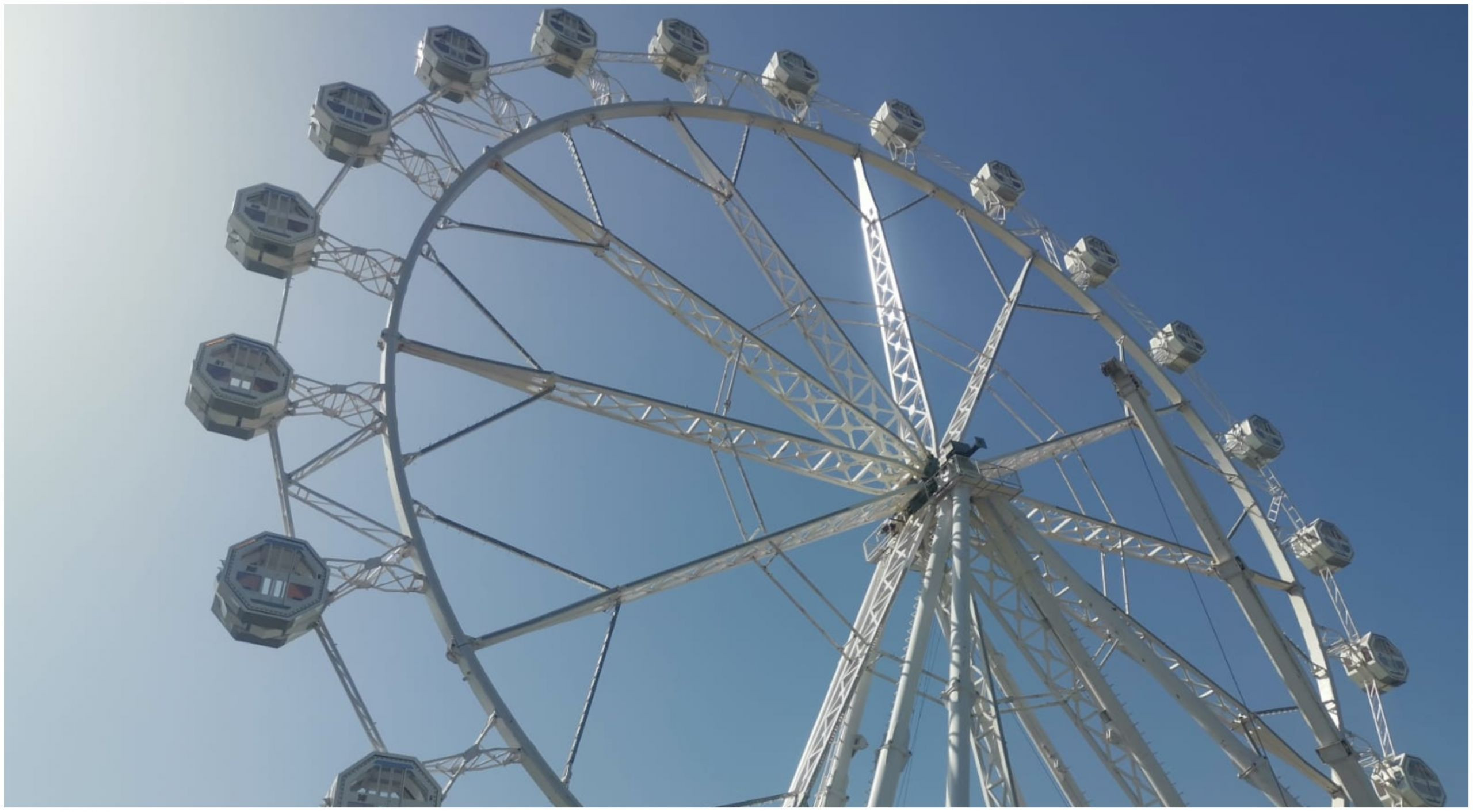 La noria del muelle de Batería con el montaje completo. Foto: Quincemil