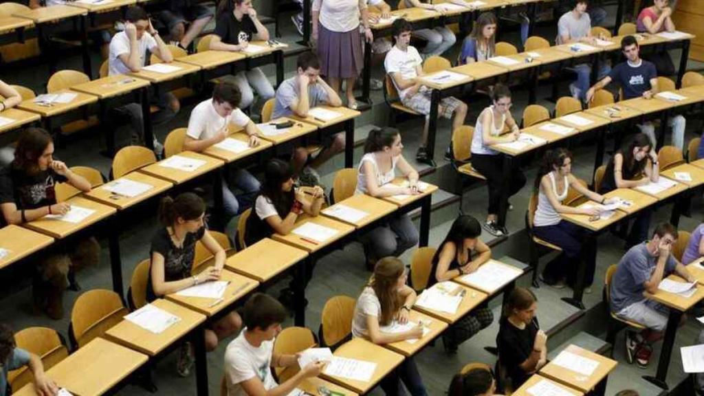 Alumnos en la universidad