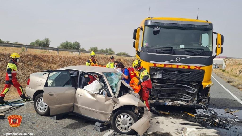 Un muerto en el choque entre un camión y un turismo en una carretera de Toledo