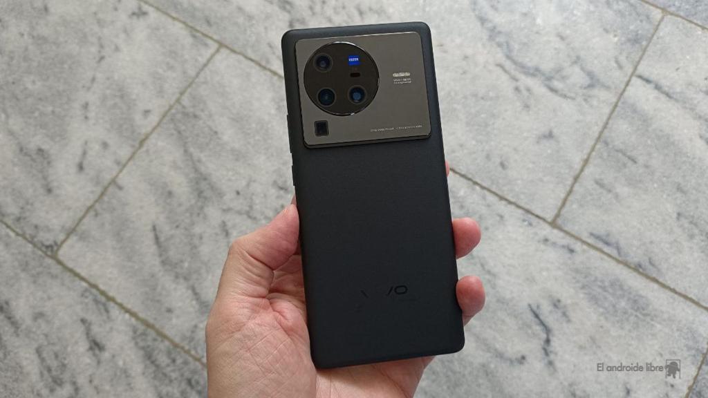 Vivo X80 Pro por detrás
