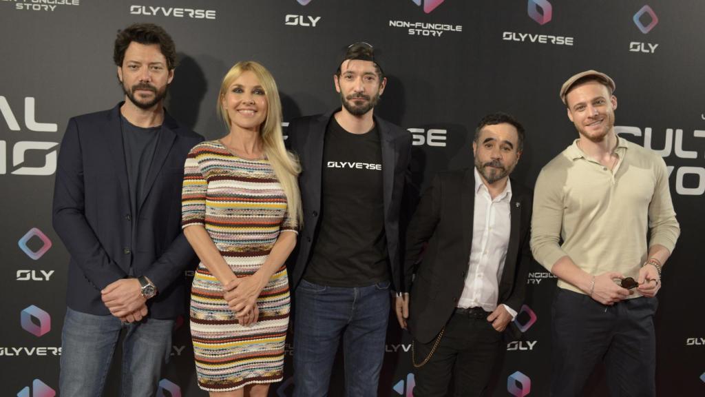 Álvaro Morte, Cayetana Guillén Cuervo, Carlos Grenoir, Koldo Serra y Kerem Bürsin (izda a dcha)
