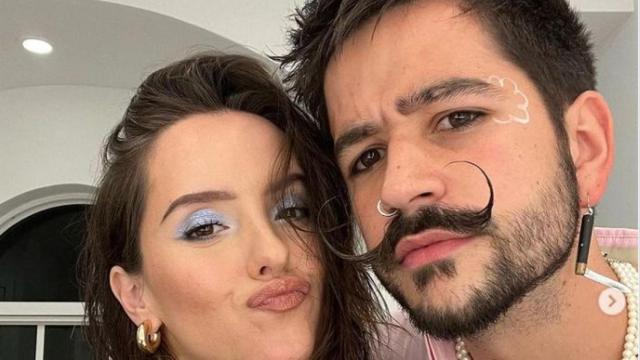 El cantante Camilo junto a su mujer, Evaluna.